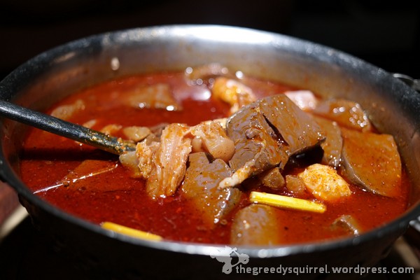  Traditional Spicy Hotpot (Mala Guo with Duck Blood) 麻辣鍋