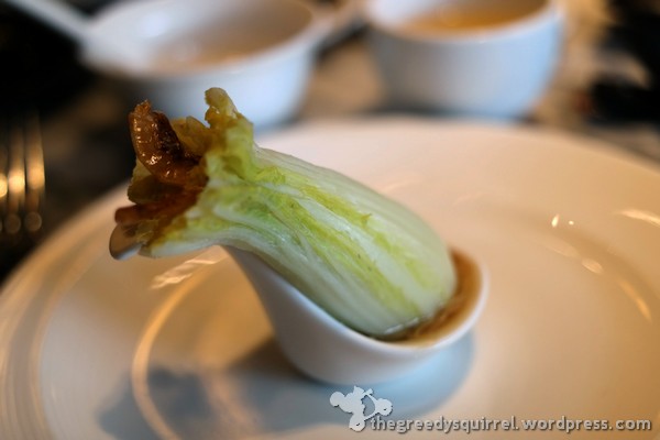 Jadeite Cabbage with Insects 翠玉白菜